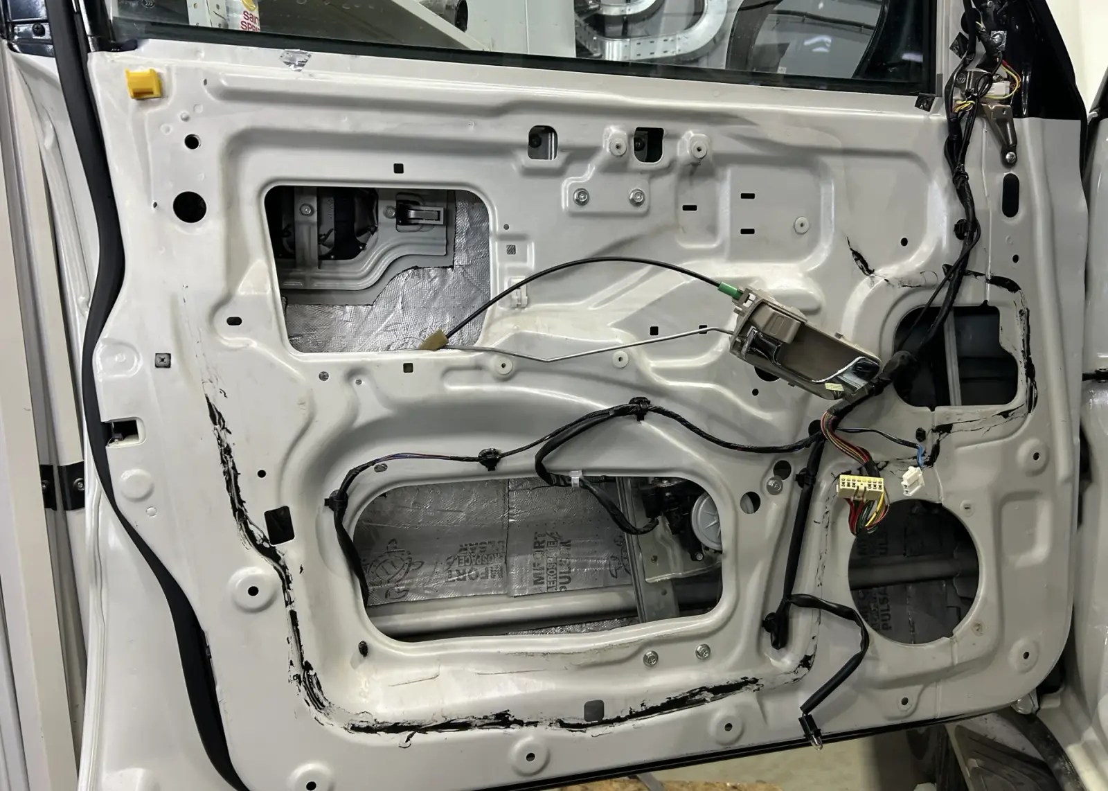 Комплексная шумоизоляция Mitsubishi Pajero фото 2