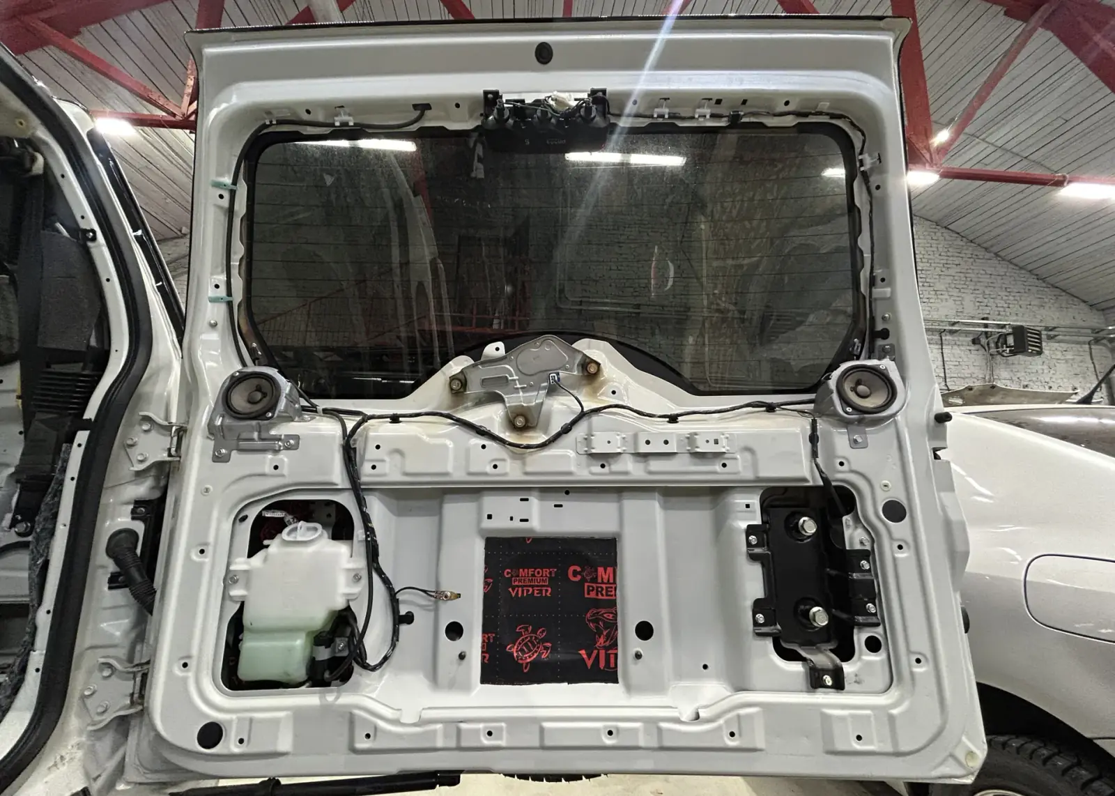 Комплексная шумоизоляция Mitsubishi Pajero фото 15