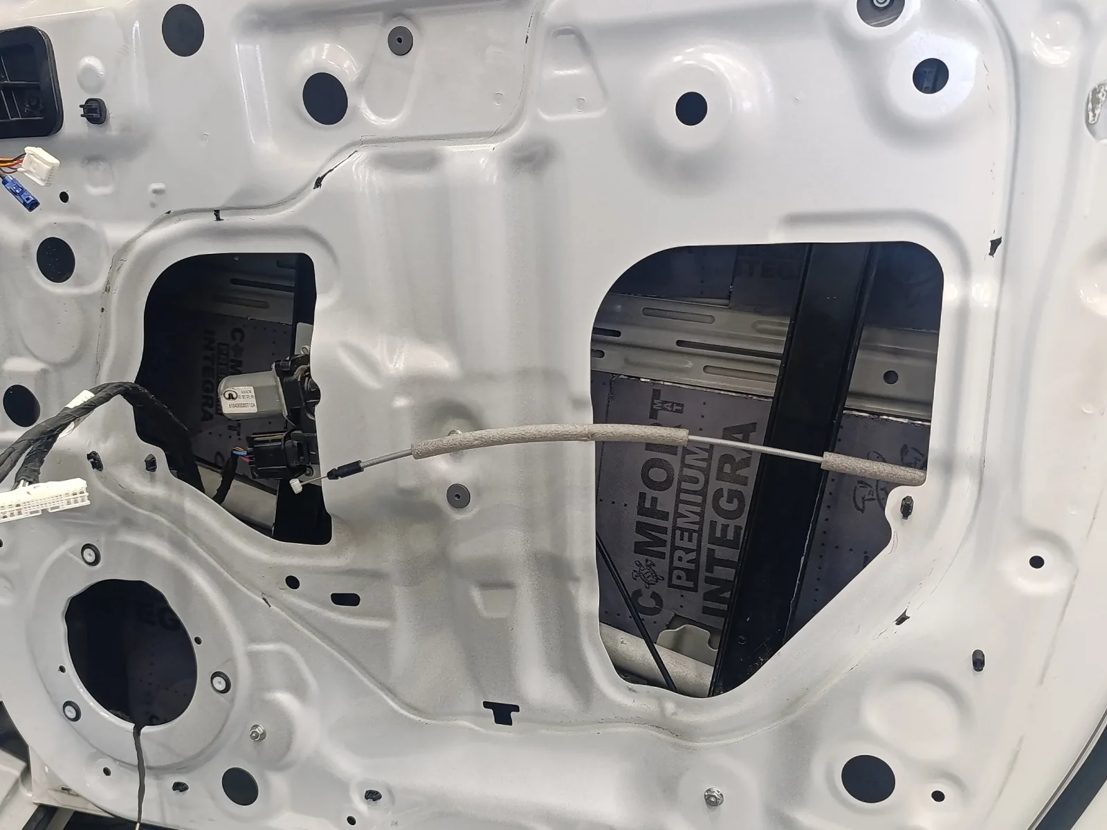 Шумоизоляция + установка акустической системы Haval Jolion фото 3