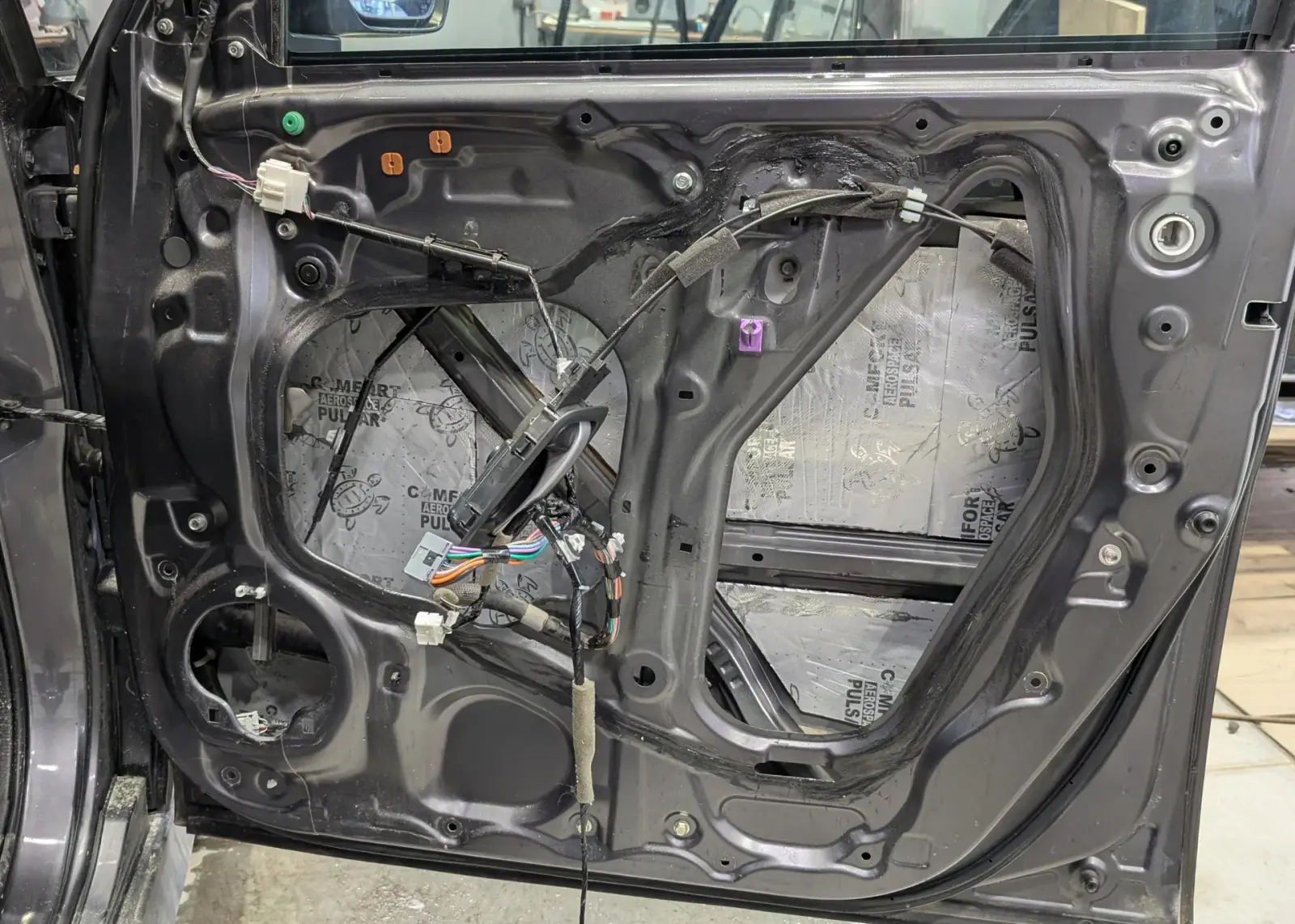 Замена штатной акустики + шумоизоляция дверей Honda Stepwgn фото 4