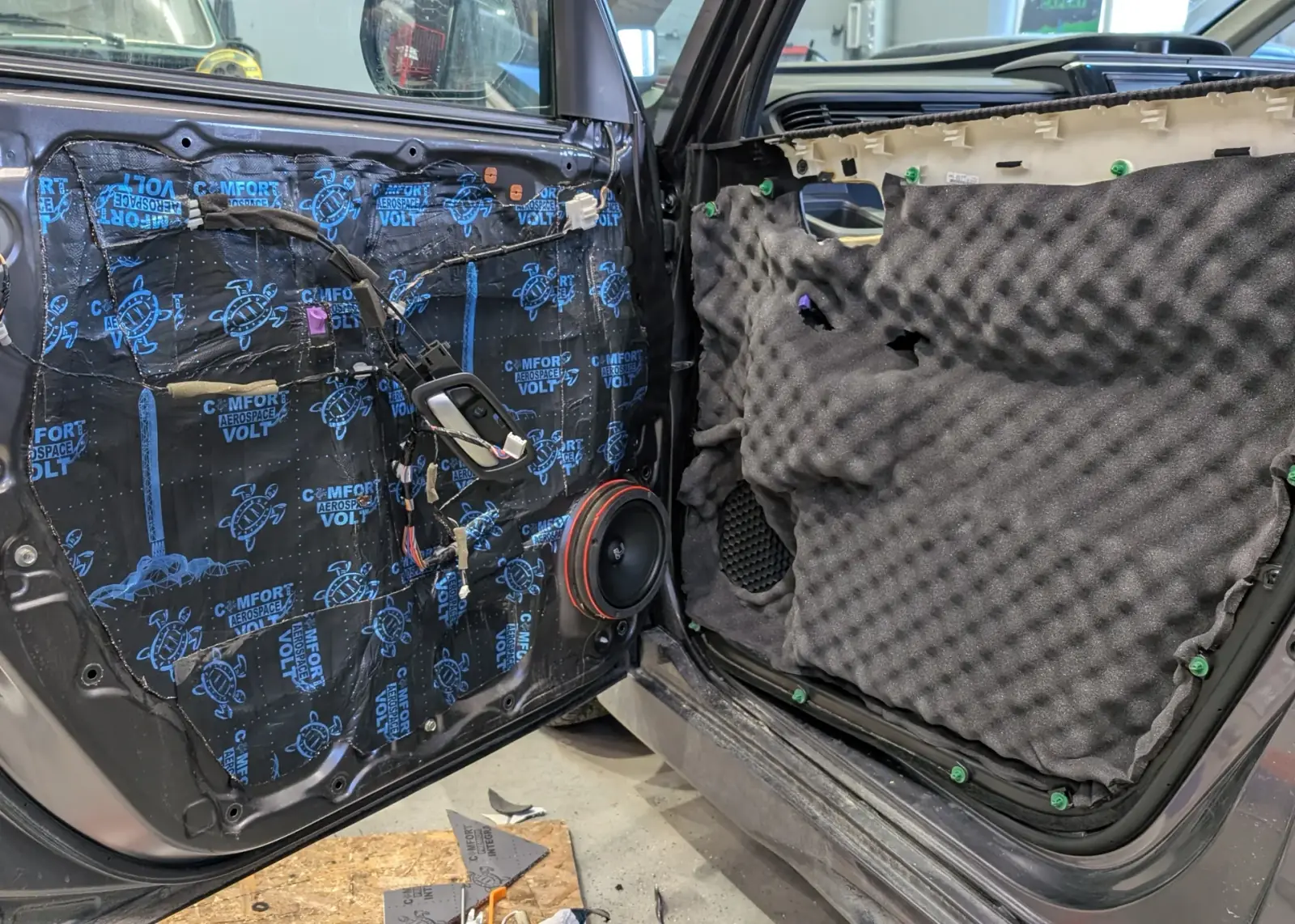 Замена штатной акустики + шумоизоляция дверей Honda Stepwgn фото 12